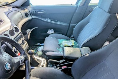 Das zuvor am Armaturenbrett angebrachte mobile Navigationssystem ist weg.