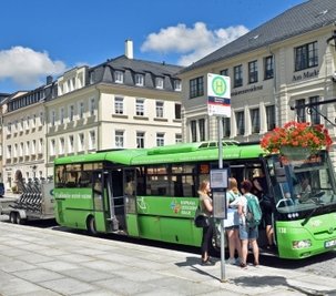 Premierenfahrt der Buslinie 588 zwischen Chomutov und Marienberg am 18. Juli 2020. 