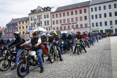 2025 fand die Premiere des Glauchauer Simson-Treffens statt.