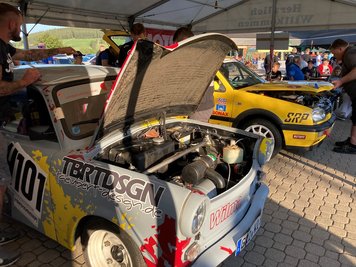 Im Räucherkerzenland Crottendorf startete am Freitag die Rallye Grünhain mit der technischen Abnahme. 