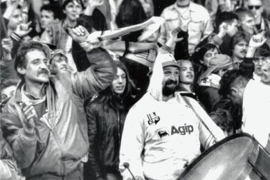 31.3.1993 DFB-Pokal-Halbfinale Hertha II- Chemnitzer FC. An ihnen lag es nicht: Mehr als 2000 CFC-Fans feuerten im Olympiastadion ihre Mannschaft lautstark an. 