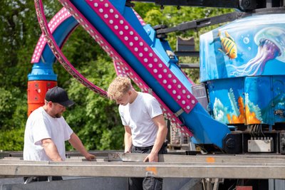 Das „Crazy Beachmonster“ ist ein fünfarmiger Krake, der seinen Fahrgästen in mehrerlei Hinsicht Schwindel bereitet.