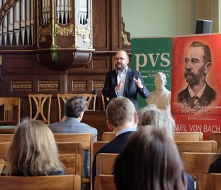 Kultusminister Christian Piwarz (CDU) diskutierte in der Aula des Stollberger Gymnasiums mit Gymnasiallehrern. 