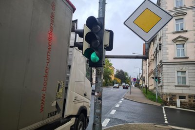 Vorfahrt geändert: Die Frauensteiner Straße in Freiberg ist wieder Hauptstraße.