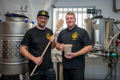 Michael Czoschke (l.) und Richard Wagner vom Brauteam.