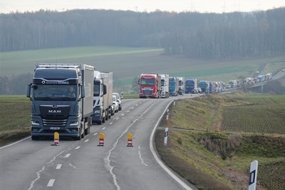 Die Bundesstraße 101 war für mehrere Stunden voll gesperrt.