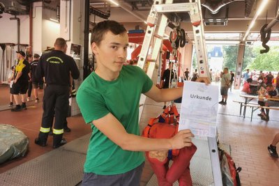 Mit der Bewertung „hervorragend“ schnitt Teenager Kilian beim Feuerwehr-Eignungstest besonders erfolgreich ab.