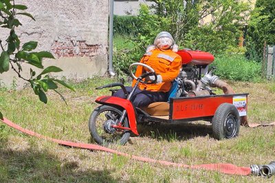 Im Dorf gibt es verschiedene Feuerwehrszenen zu entdecken.