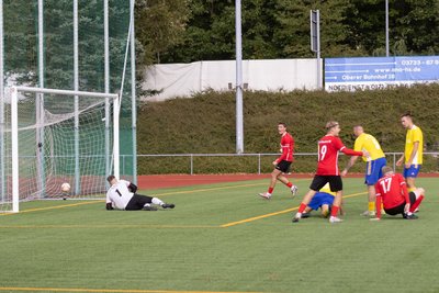 Gegen Mülsen taten sich die Annaberger Fußballer lange schwer. Der Ausgleichstreffer durch Valentin Breitfeld (Nr. 17) war der lang ersehnte Dosenöffner.