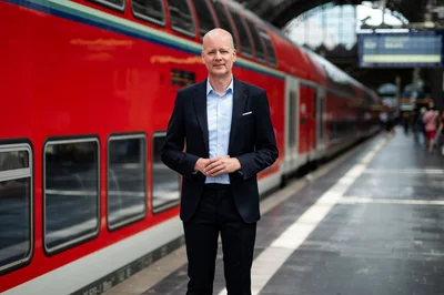DB Regio-Vorstand Harmen van Zijderveld will, dass Züge sichere Orte sind.