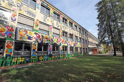 Die Fassade des Förderzentrums „Käthe Kollwitz" in Freiberg wurde von dem Künstler Fischer Art gestaltet.