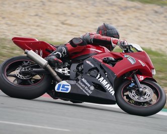 Ein gelungener Saisonauftakt ist Yamaha-Pilot Jörg Trültzsch vom MC Grünhain an bekannter Einsatzstätte gelungen. In Rijeka, wo er vor 25 Jahren schon mal ein Training absolvierte, fuhr er zweimal auf Platz 2. 