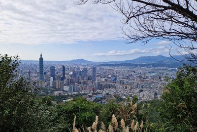 Ein Blick auf Taipeh: Eine Studentin der TU Bergakademie Freiberg zwischen chaotischer Großstadt und steilen Bergen, Meer und Stränden in Taiwan.