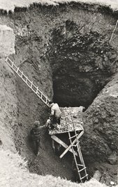Bei der Befahrung des Hauptschachtes A kamen diese abenteuerlich wirkenden Leitern zum Einsatz.