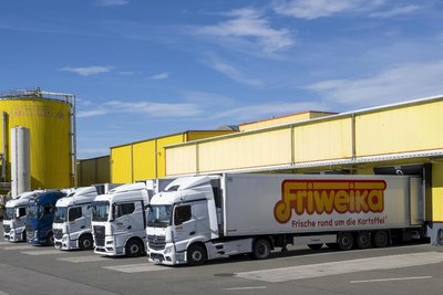 In Spitzenzeiten werden pro Tag bis zu 2000 Tonnen Kartoffeln bei Sachsens größtem Kartoffelverarbeiter Friweika angeliefert.