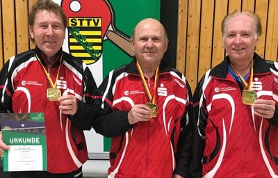 Mitteldeutsche Mannschaftsmeister in der Altersklasse über 60: Frank Lukaschek, Jiri Fafek und Jiri Vojtek (von links) vom 1. TTV Schwarzenberg. Nun tritt das Trio im Bundesvergleich an. 