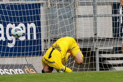 Und wieder ist der Ball drin: Vier Gegentore hatte Torhüter Daniel Adamczyk im Dress der Chemnitzer FC vor der Partie gegen Magdeburg noch nie kassiert.