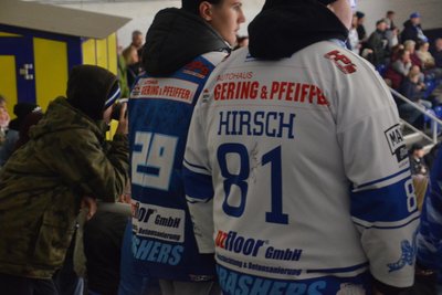 Trotz des Wechsels zum Erzrivalen: Das Trikot mit der Nummer 81 steht auch bei den Crashers-Fans noch hoch im Kurs.