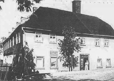 Historische Ansicht der "Wernerschen Bäckerei", die 1769 gegründet wurde. Standort wurde ein Gebäude des früheren Rodewischer Messingwerkes. Repro: David Rötzschke