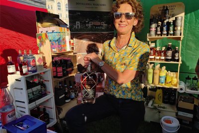 Ines Wetzel vom Reichenbacher Flaschengeist ist erstmals bei der Genussmesse dabei. Neben Gin, Whisky und anderen Spirituosen bietet sie auch Rum an.