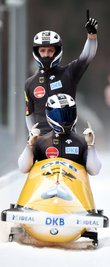 Francesco Friedrich - Francesco Friedrich (vorn) und Thorsten Margis jubeln beim Bob-Weltcup auf der Kunsteisbahn am Königssee über den Sieg.