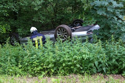 Ein Passat hat sich auf der S 223 bei Waldkirchen überschlagen. 