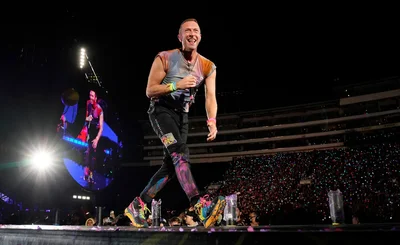 Sänger Chris Martin von Coldplay kümmert sich um die Halbzeitshow beim WM-Endspiel nahe New York am 19. Juli. (Archivbild)