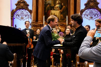 Die Brüder Markus und Pascal Kaufmann (vorn v. l.) nach dem erfolgreichen Eröffnungskonzert des Musiksommers.