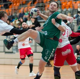 Auch am Kreis kaum zu stoppen: HSG-Rückraumspieler Eric Neumann spielte in Plauen auf der Position des Kreisläufers. Mit vier Treffern zählte er zu den besten Freiberger Werfern. 
