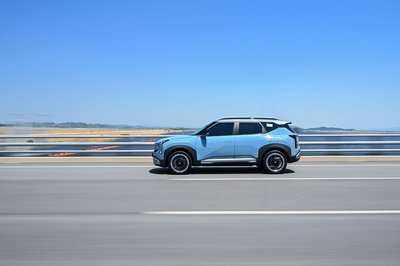 Dynamischer Begleiter: Bis zu 208 km/h kann man je nach Modell in einem Kia Seltos schnell werden.