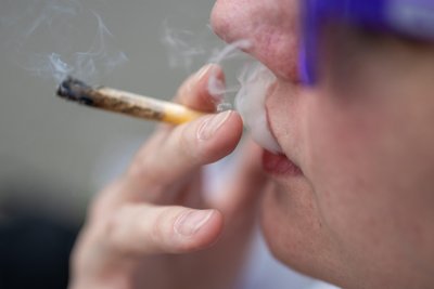 Ihren ersten Joint hat Hanna schon mit 13 Jahren geraucht. Er war für sie die oft zitierte Einstiegsdroge. (Symbolfoto)