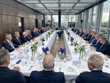Reine Männerrunde beim CEO-Lunch in München.