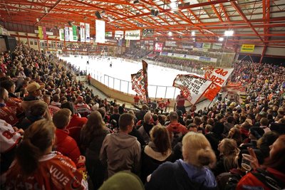 Um das Kunsteisstadion im Sahnpark immer so voll wie möglich zu bekommen, haben sich die Eispiraten Crimmitschau eine neue Fan-Aktion überlegt. 