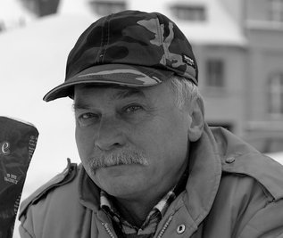 Hartmut Lange, langjähriger und rühriger Leiter der Fachgruppe Ornithologie und Vogelschutz Reichenbach, ist tot.