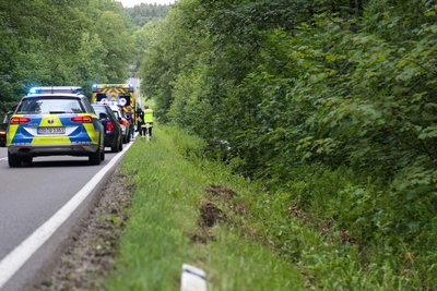 Die Staatsstraße wurde kurzzeitig voll gesperrt.
