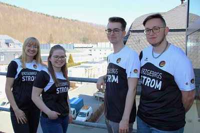 Franziska Paulus, Jessica Warschau, Felix Hofmann und Justin Brückner (v. l.) bilden das Azubi-Team der Stadtwerke. 