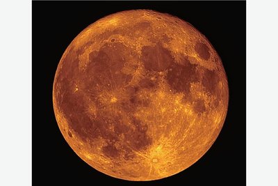 Der Mond in voller Pracht. Richtig weiß wurde er in dieser Nacht nicht.