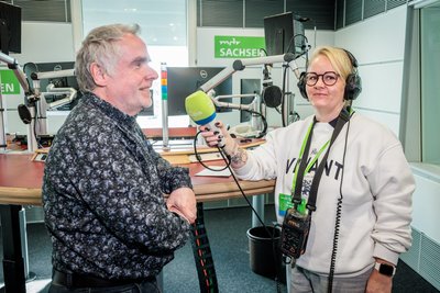 Sandra Weiß führte im MDR Sachsen-Studio ein Interview mit einem Rentenexperten.