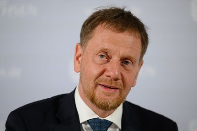 Sachsens Ministerpräsident Michael Kretschmer (CDU) sieht die Kommunalpolitik im Freistaat geschlossen hinter dem Masterplan Südwestsachsen stehen.