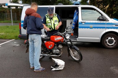 Auch Mopeds hat die Polizei an der B 169 kontrolliert.