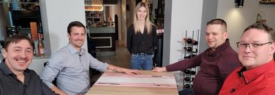 Servicechefin Theresa Winkler begrüßte die Wirte Silvio Kuhnert (Taltitz), Kevin Seidel (Oelsnitz), Michael Büttner (Bad Elster) und Manuel Metzner (Schleiz/von links) im "La Torre" in Reichenbach. 