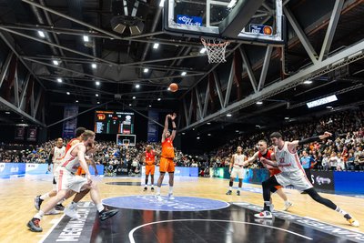 Das letzte Heimspiel hatten die Niners Chemnitz am 2. März. In der ausverkauften Messe verloren sie gegen den FC Bayern München mit 72:94.