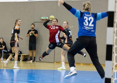 Petra Nagy kommt in dieser Szene aus dem Testspiel am Freitagabend gegen Most frei zum Wurf. Sie gehörte in der Aufstiegssaison zu den Stützen des BSV und will daran auch in der 1. Bundesliga anknüpfen. 