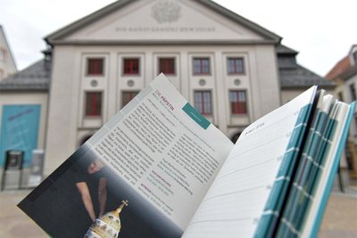 Im Mittelsächsischen Theater Freiberg wird im März 2024 „Die Päpstin“ aufgeführt. Dafür werden noch Nachwuchs-Schauspieler gesucht.