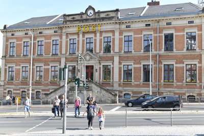 Das Gebäude der Hauptpost in Freiberg, errichtet 1889. Ende Juni 2023 stellte die Deutsche Post hier ihren Filialbetrieb ein.