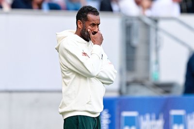 Nachdenkliche frühem Platzverweise für Werder: Trainer Daniel Thioune.   