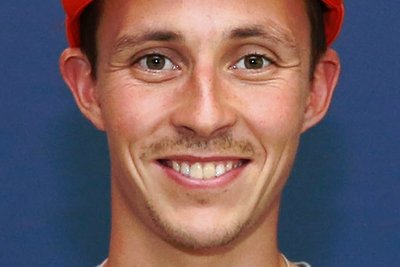 Nordische Kombination, Eric Frenzel: Der Olympiasieger vom SSV Geyer erlebt eine schwierige Saison: Auf der Schanze fehlte ihm bisher das Gefühl, Ende Januar erkrankte der 30-Jährige zudem. Aber der Erzgebirger hat schon mehrmals bewiesen, dass er sich zum Saisonhöhepunkt steigern kann. Auf der Schanze in Planica versuchte der Sportsoldat der Sportfördergruppe Frankenberg nach ausgestandener Grippe im Einzeltraining mit Heimtrainer Frank Erlbeck in Form zu kommen. Für den Einzel-Weltmeister von 2011 und 2013 ist es bereits die siebente WM-Teilnahme.