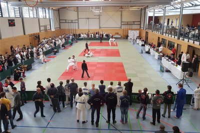 In der Adorfer Sporthalle geht es am Samstag wieder rundr