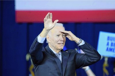 US-Präsident Joe Biden kann etwas entspannter in die Zukunft blicken. Die vor den Wahlen prognostizierten schweren Verluste seiner Demokraten sind ausgeblieben. 