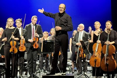 Attilio Tomasello, hier bei einem früheren Sinfoniekonzert der Mittelsächsischen Philharmonie in Freiberg, ist nicht mehr der Generalmusikdirektor des Mittelsächsischen Theaters.